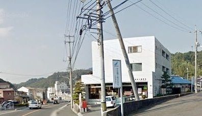 近くの郵便局まで400m（徒歩5分）