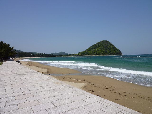 近くの菊ヶ浜海岸まで2,100m(徒歩27分)