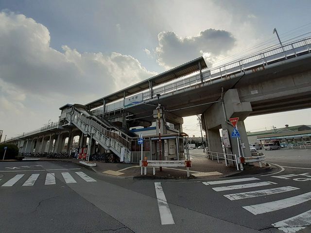 近くの愛知環状鉄道「大門駅」まで560m（徒歩7分）