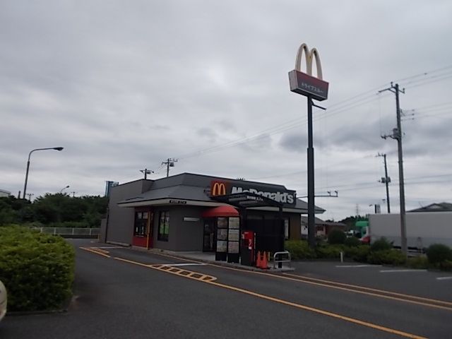 近くのマクドナルドまで450m（徒歩6分）