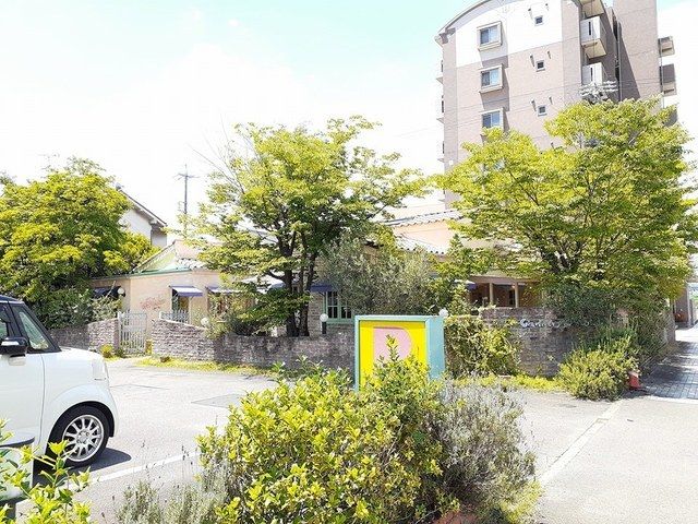 近くのキャナリィ・ロウ　岩倉店まで650m（徒歩9分）