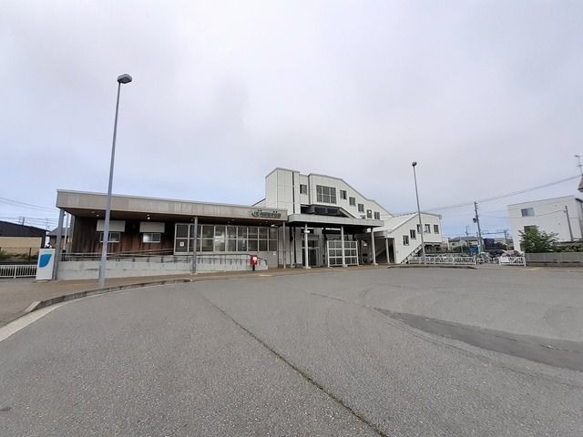 近くの越後線　内野西が丘駅まで700m（徒歩9分）