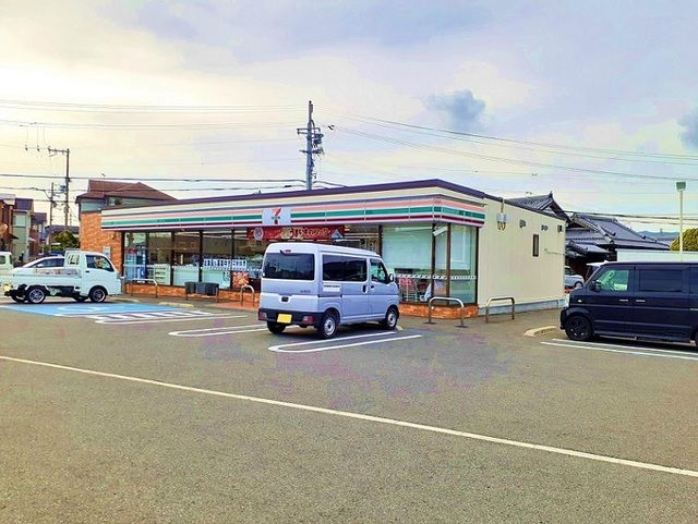 近くのセブンイレブン出水店様まで850m（徒歩11分）