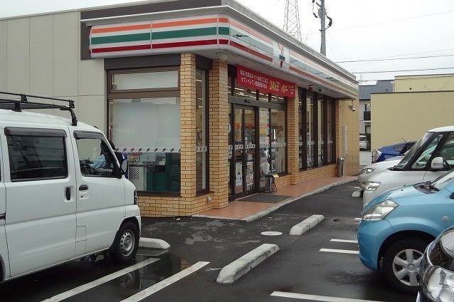 近くのセブンイレブンまで700m(徒歩9分)