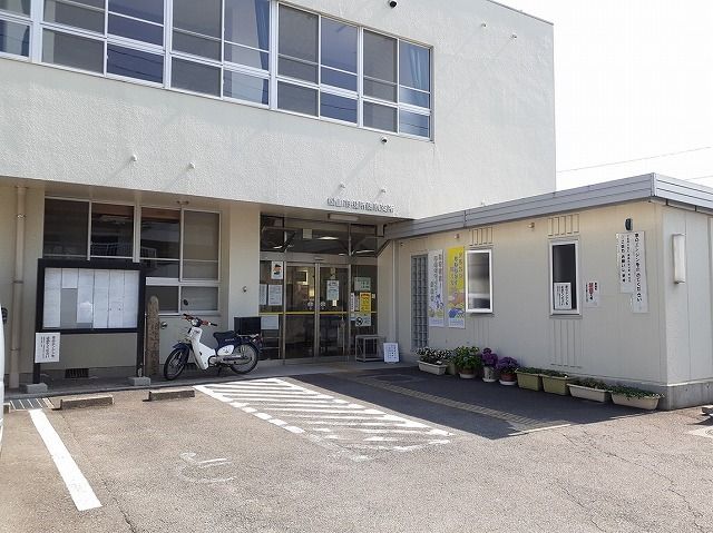 近くの松山市役所桑原支所様まで850m(徒歩11分)