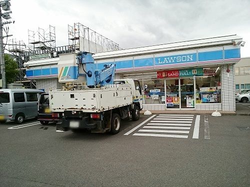 近くのローソン春光4条店まで750m(徒歩10分)