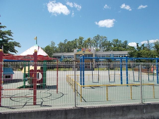 近くのこばと幼稚園まで700m（徒歩9分）