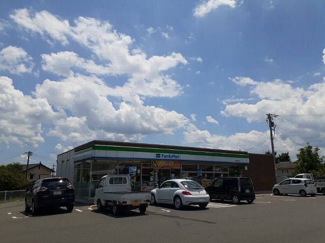 近くのファミリーマート  信州山形店まで500m（徒歩7分）