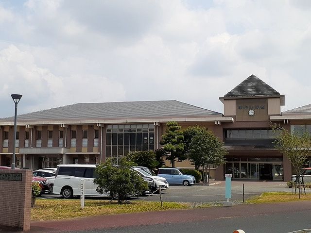 近くの甲佐小学校まで220m（徒歩3分）