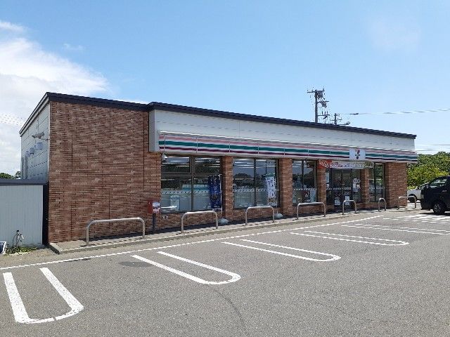 近くのセブンイレブンまで500m（徒歩7分）