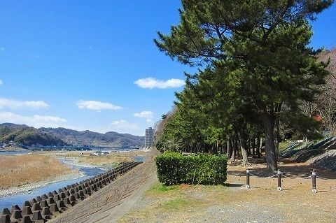 近くのキャンプ場まで1,800m（徒歩23分）