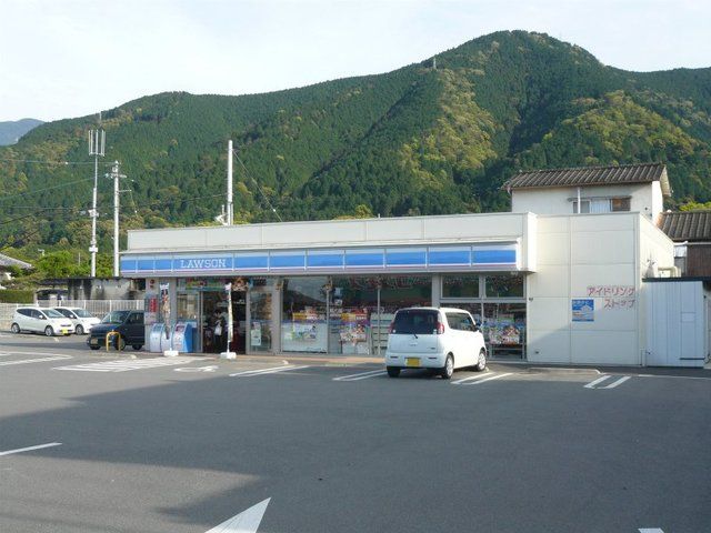 近くのローソン新居浜篠場店様まで450m（徒歩6分）