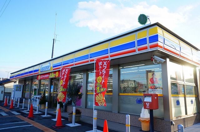 近くのコンビニまで1,000m（徒歩13分）