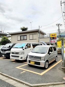 近くのタイムズ雑司が谷第6まで140m(徒歩2分)
