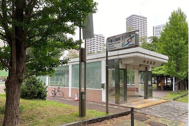 近くの中島公園駅まで1,100m(徒歩14分)