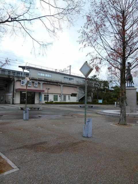 近くの新旭駅まで500m（徒歩7分）