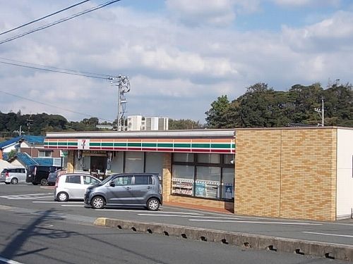 近くのコンビニまで1,400m（徒歩18分）