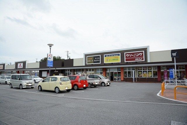 近くのイオンタウン豊見城店まで1,600m(徒歩20分)