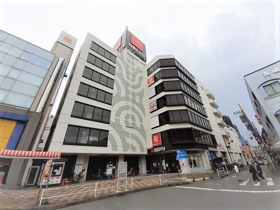 近くの西友久米川店まで350m（徒歩5分）