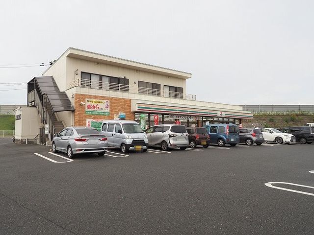 近くのセブンイレブンまで850m（徒歩11分）
