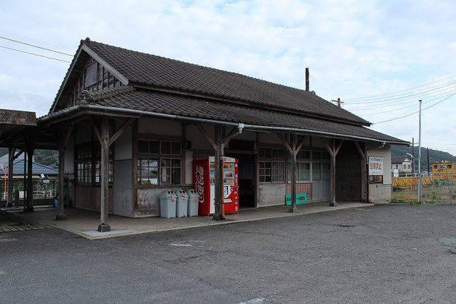 近くの山本駅まで360m（徒歩5分）