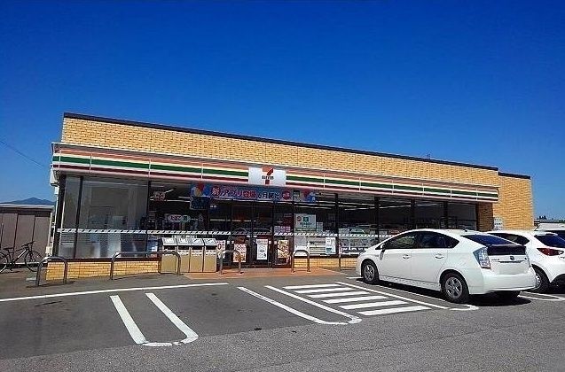 近くのセブンイレブン 御所野堤台店まで450m（徒歩6分）