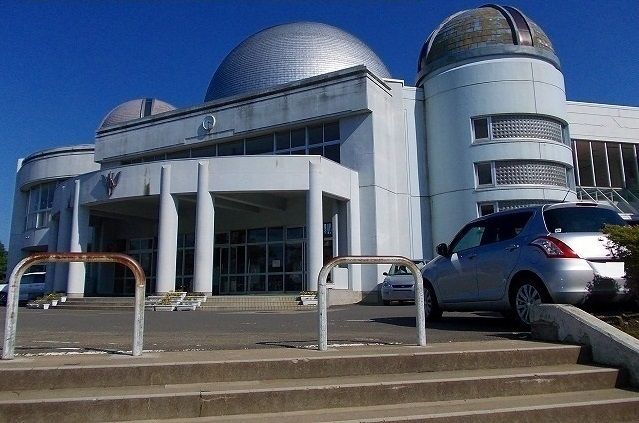 近くの秋田市立御所野小学校まで1,300m（徒歩17分）