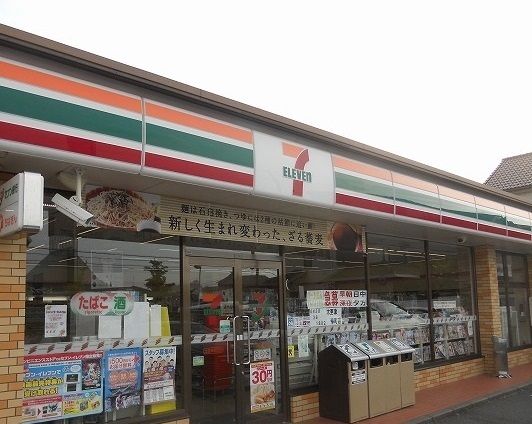 近くのセブンイレブン木更津幸町店まで450m（徒歩6分）