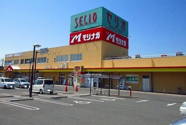 近くのモリナガ牛津店まで800m（徒歩10分）