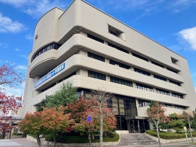 近くの小浜市役所まで1,000m（徒歩13分）