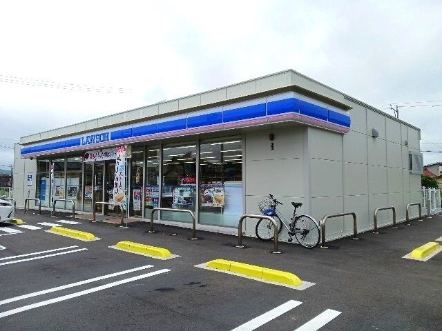近くのローソン掛川下垂木店まで450m（徒歩6分）