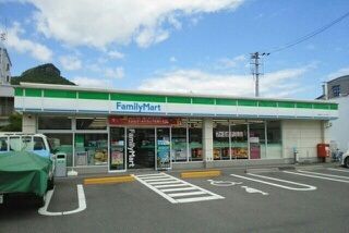 近くのファミリーマート高松北バイパスまで620m（徒歩8分）