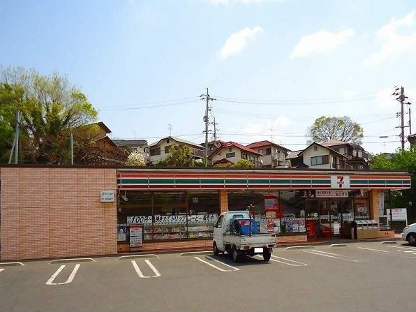 近くのセブンイレブン岡山妹尾西店まで150m(徒歩2分)