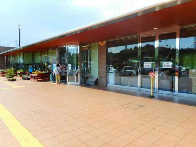 近くの道の駅八王子滝山まで2,200m（徒歩28分）