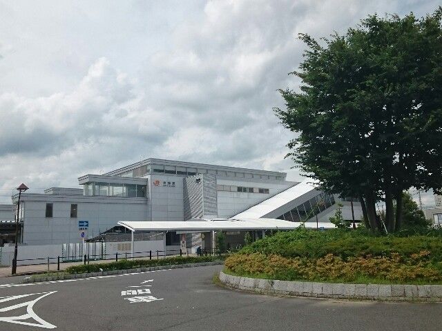 近くの駅まで1,700m（徒歩22分）