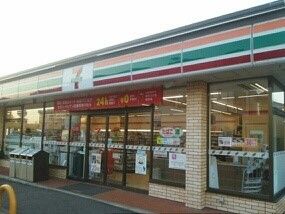 近くのセブンイレブンまで650m(徒歩9分)