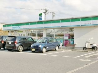 近くのファミリーマート上野壬生野店様まで2,700m(徒歩34分)