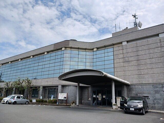 近くの南丹市役所・八木支所まで450m（徒歩6分）