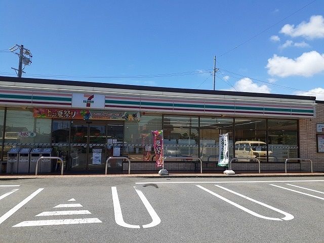 近くのセブンイレブンまで450m（徒歩6分）