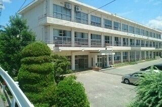 近くの塩津小学校まで44m（徒歩1分）