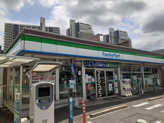 近くのファミリーマート様まで500m(徒歩7分)