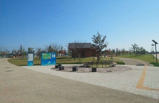 近くの神栖中央公園まで1,500m（徒歩19分）
