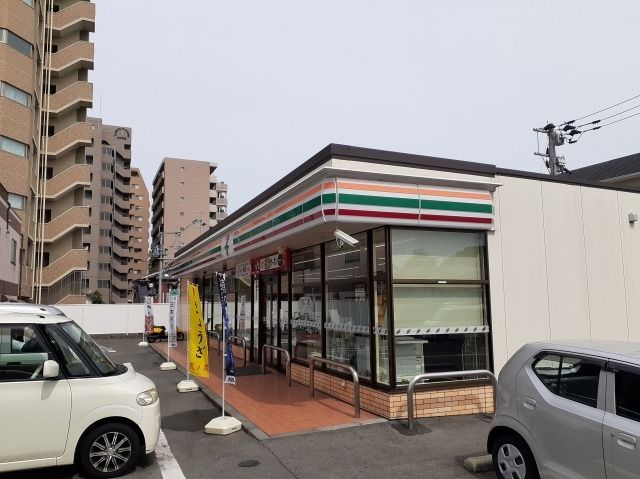 近くのセブンイレブン南千反畑町まで140m(徒歩2分)