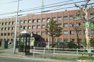 近くの旭川東警察署まで950m（徒歩12分）