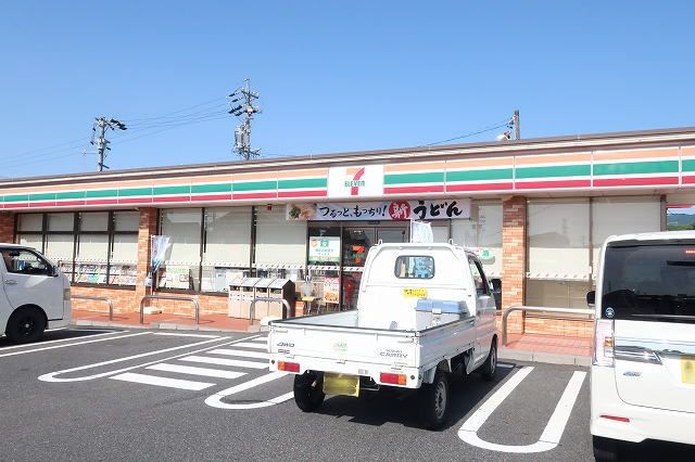 近くのセブンイレブンまで500m（徒歩7分）