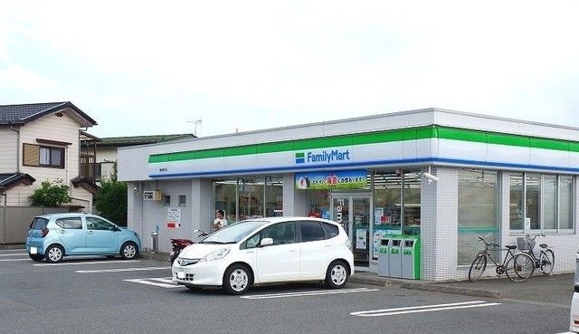近くのファミリーマート 飯能青木店まで240m(徒歩3分)
