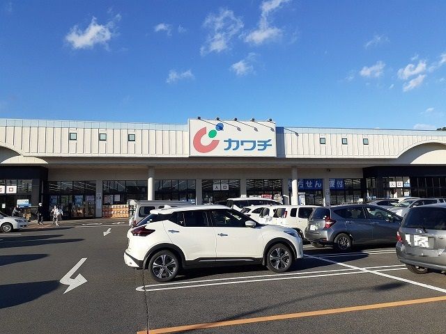 近くのカワチ薬品今市店まで600m（徒歩8分）
