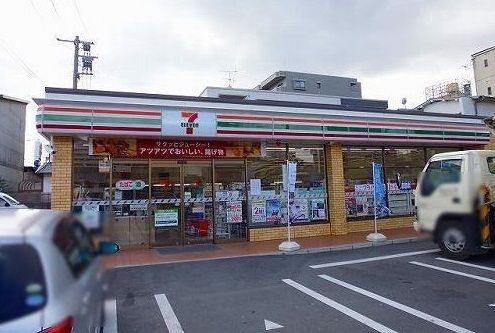 近くのセブンイレブンまで950m（徒歩12分）