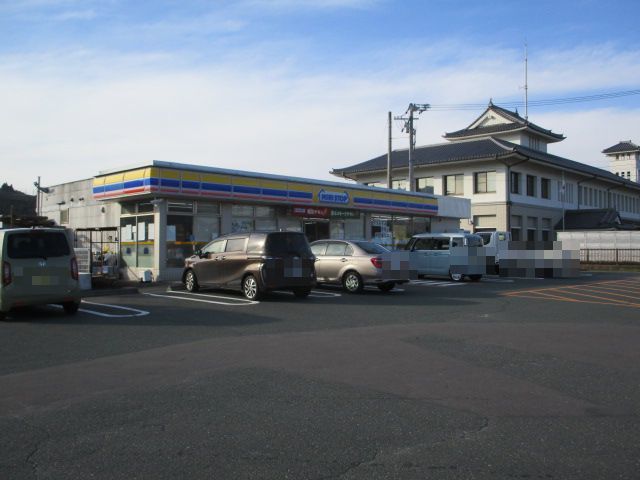 近くのミニストップ 金谷町店まで850m(徒歩11分)