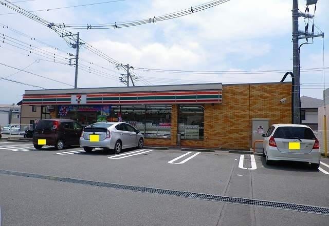 近くのコンビニまで750m（徒歩10分）